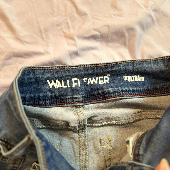****Wallflower Ultra Fit Midrise Skinny Denim CROPPED Jeans. SIZE 5 - Picture 4 of 10